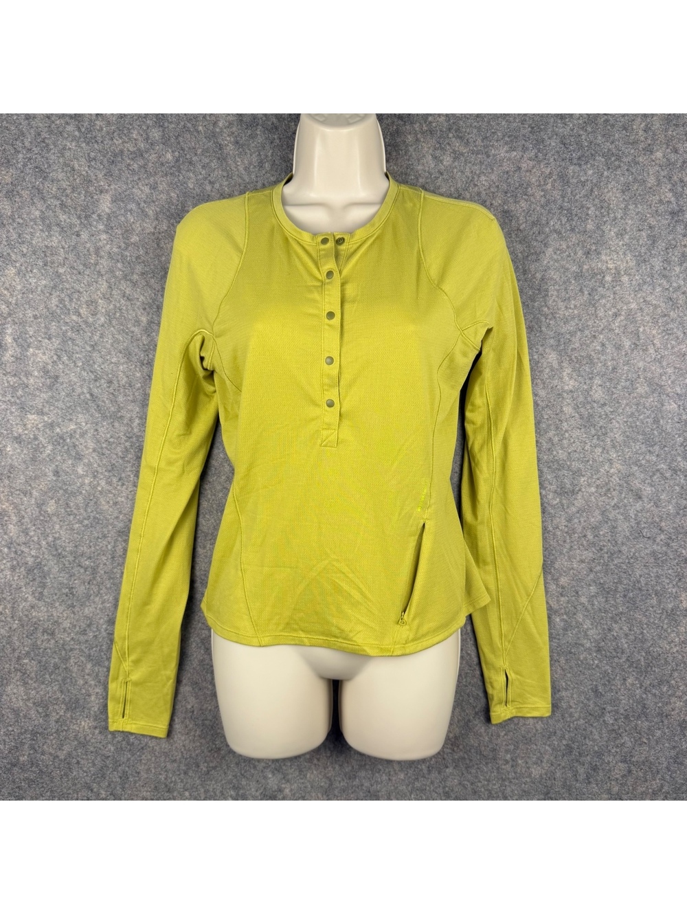 Lululemon Lightweight Long Sleeve Henley Shirt Yellow Pear Women Size Small 891